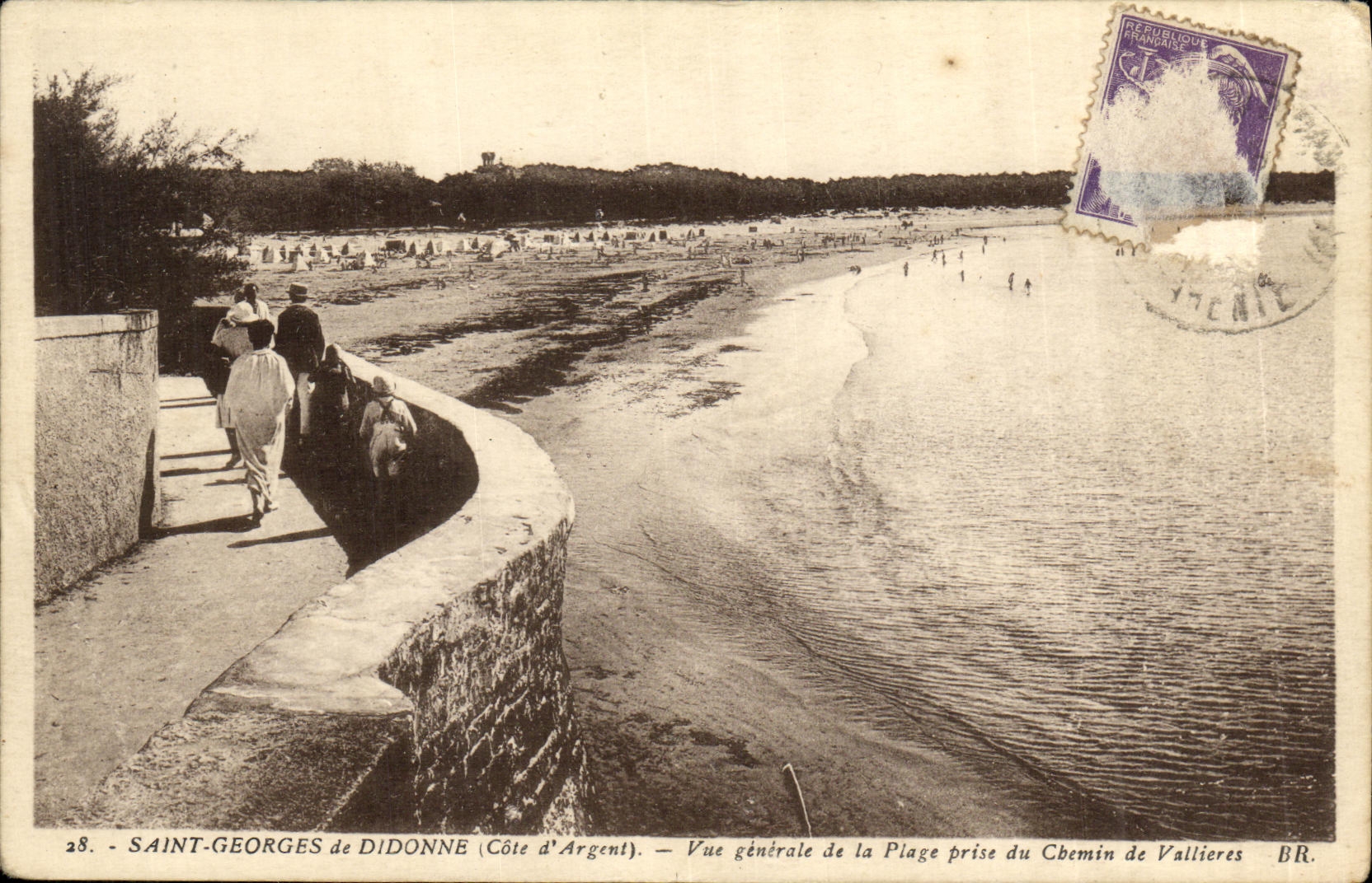 CPA St Georges de Didonne Cue Generale de la Plage prise du chemin de Vallieres