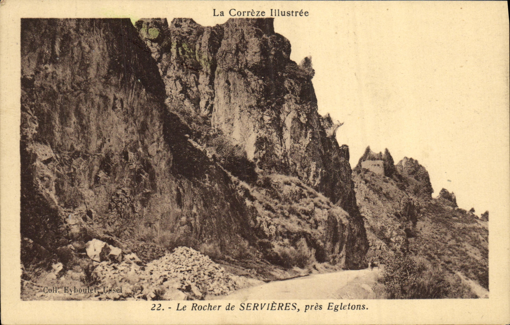 CPA Le Rocher de Servieres pres Egletons