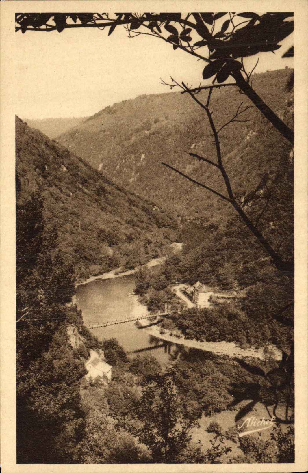 Gorges de la Dordogne — Vue sur le pont d'Eylac — Éditions Héliogravure d'Art Michel, Marcillac-la-Croix (Corrèze)