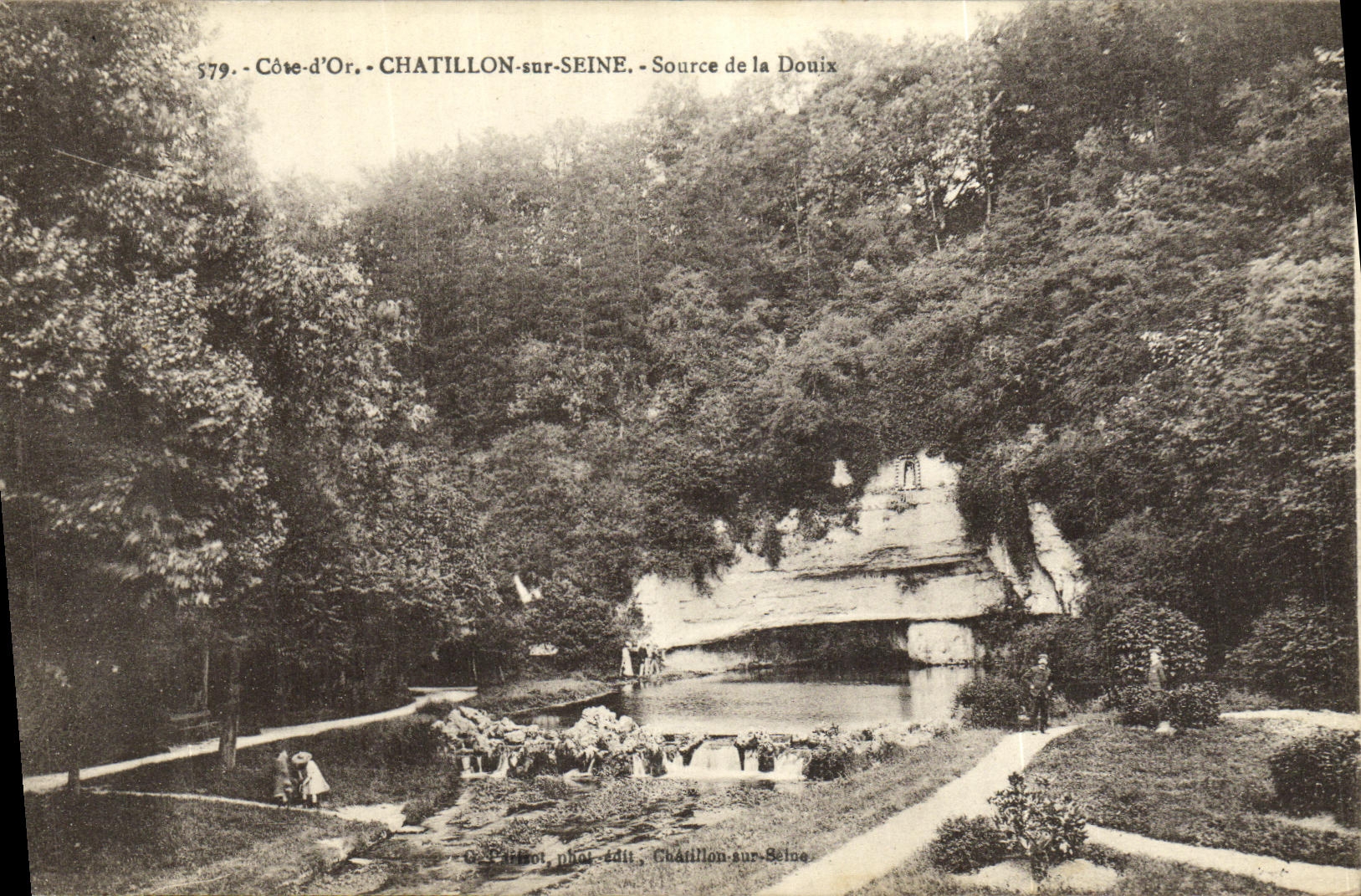 CPA Cote d Or Chatillon sur Seine Source de la Douix