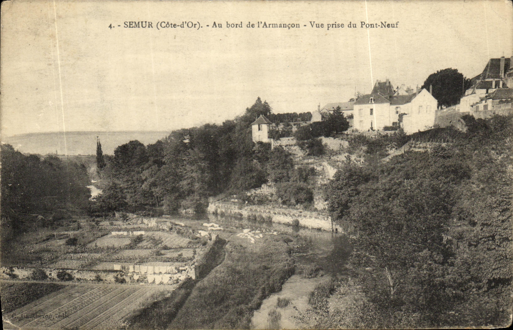 CPA Semur Au bord de l Armancon Vue prise du Pont Neuf