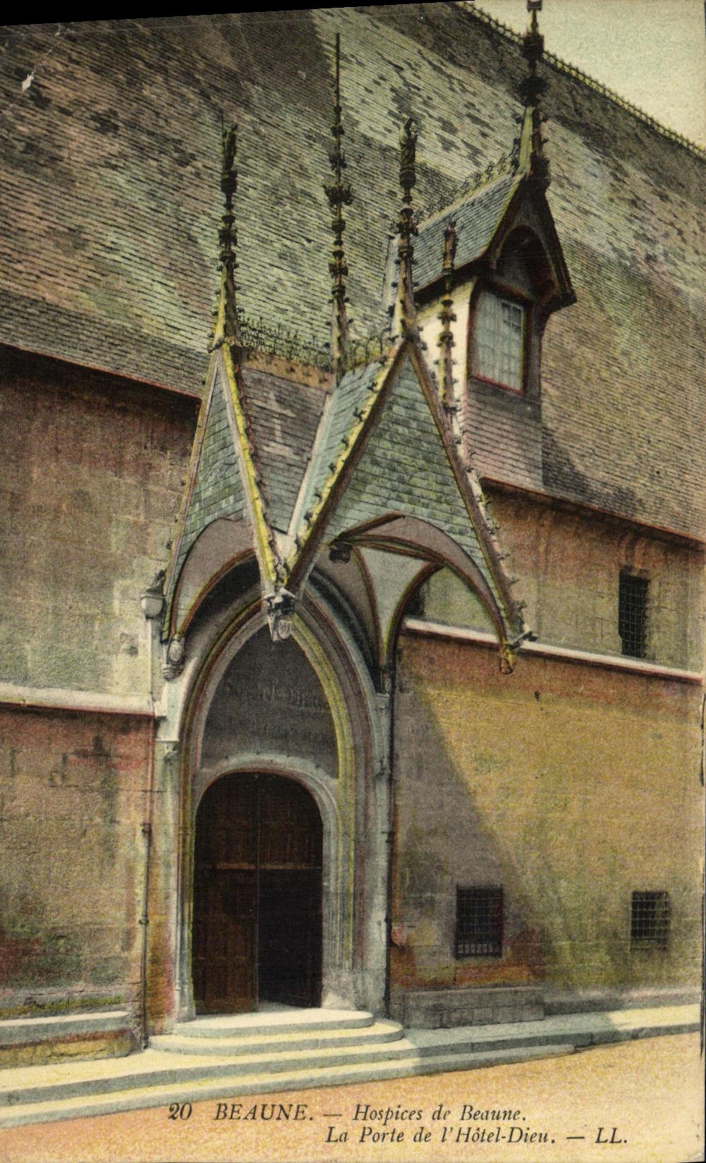 Beaune — Hospices de Beaune. La Porte de l'Hôtel-Dieu — LL.
