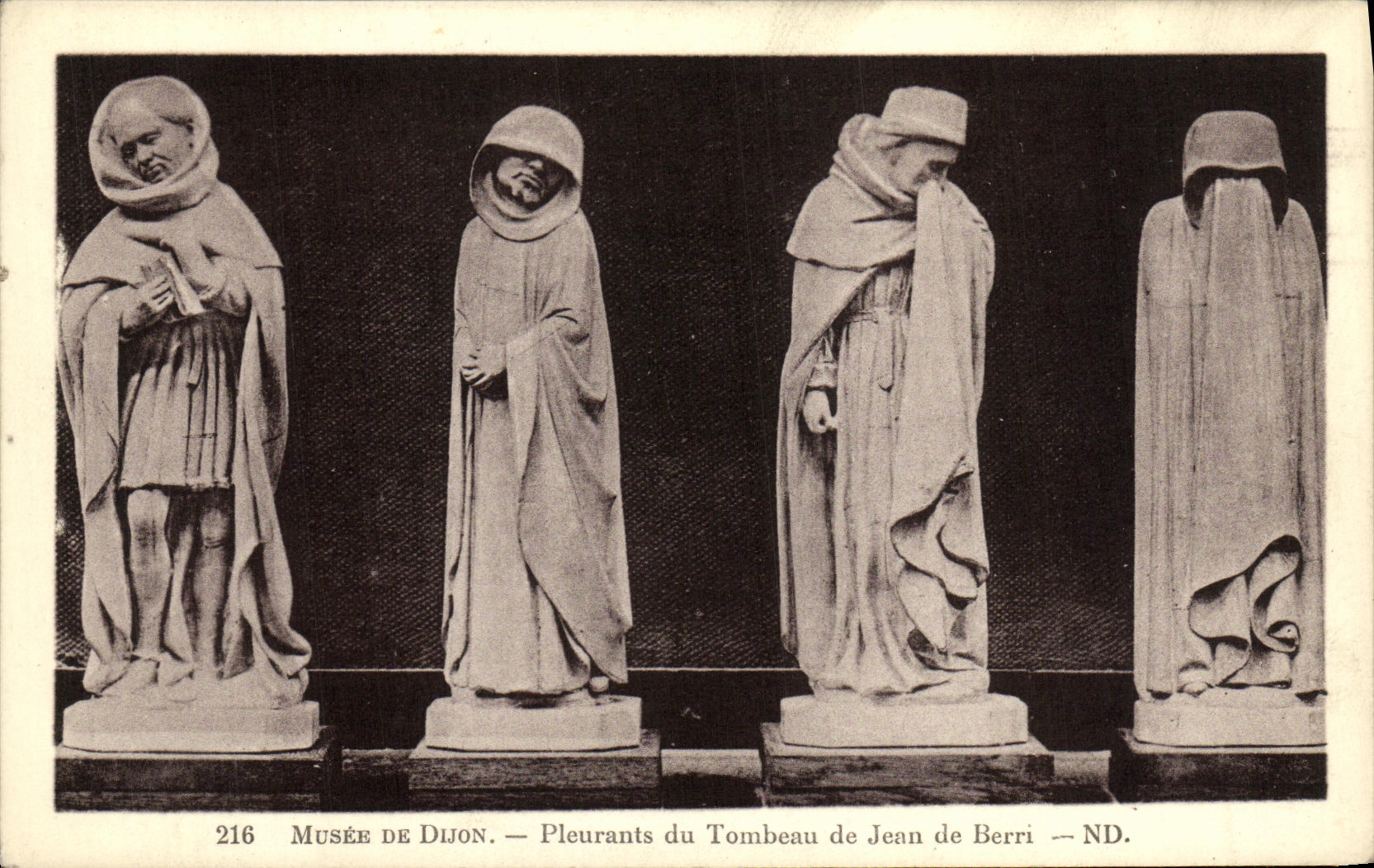 CPA Musee de Dijon Pleurants du Tombeau de Jean de Berri
