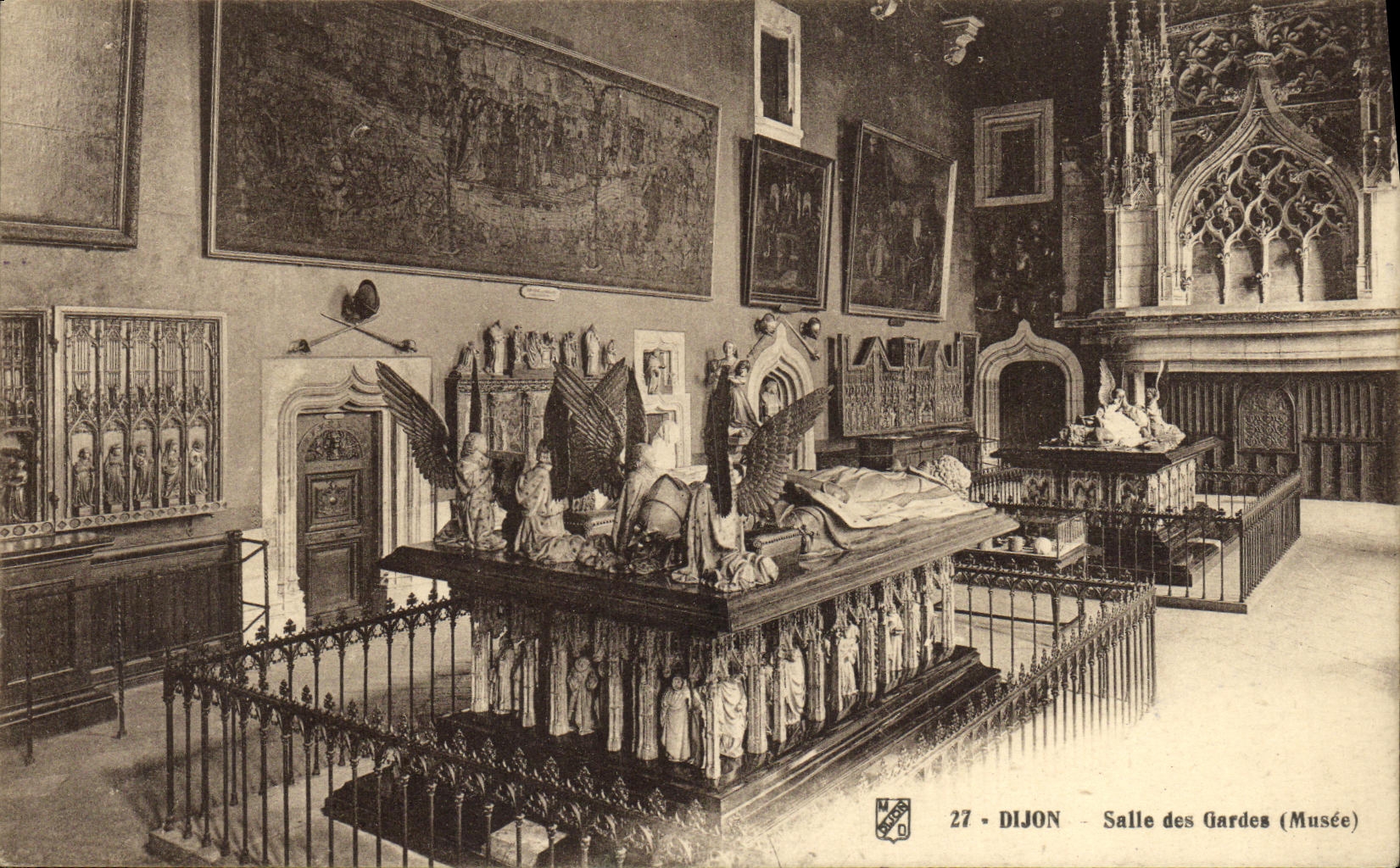 CPA Dijon Salle des Gardes Musee