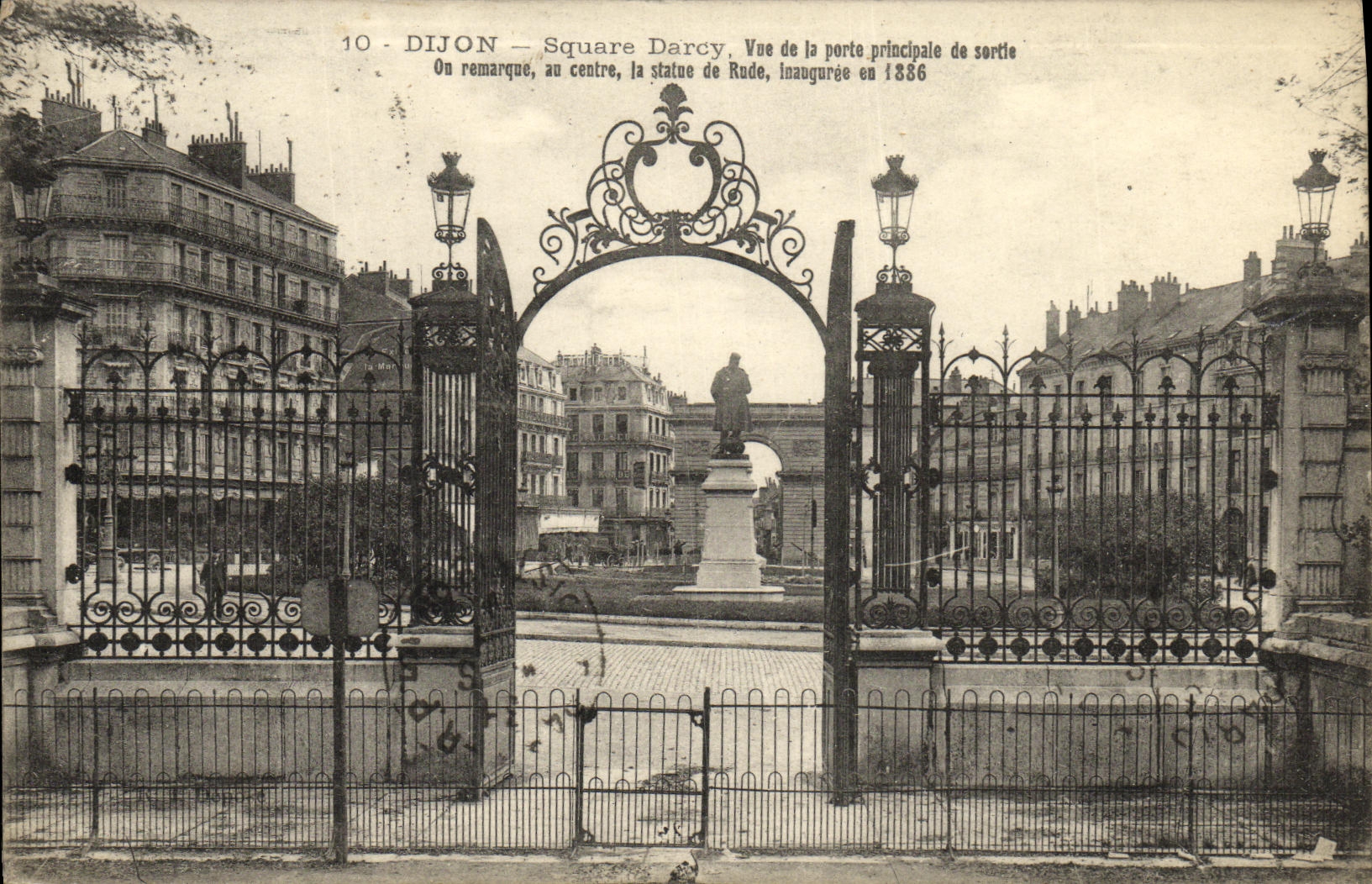 CPA Dijon Square Darcy Vue De La Porte Principale de Sortie 