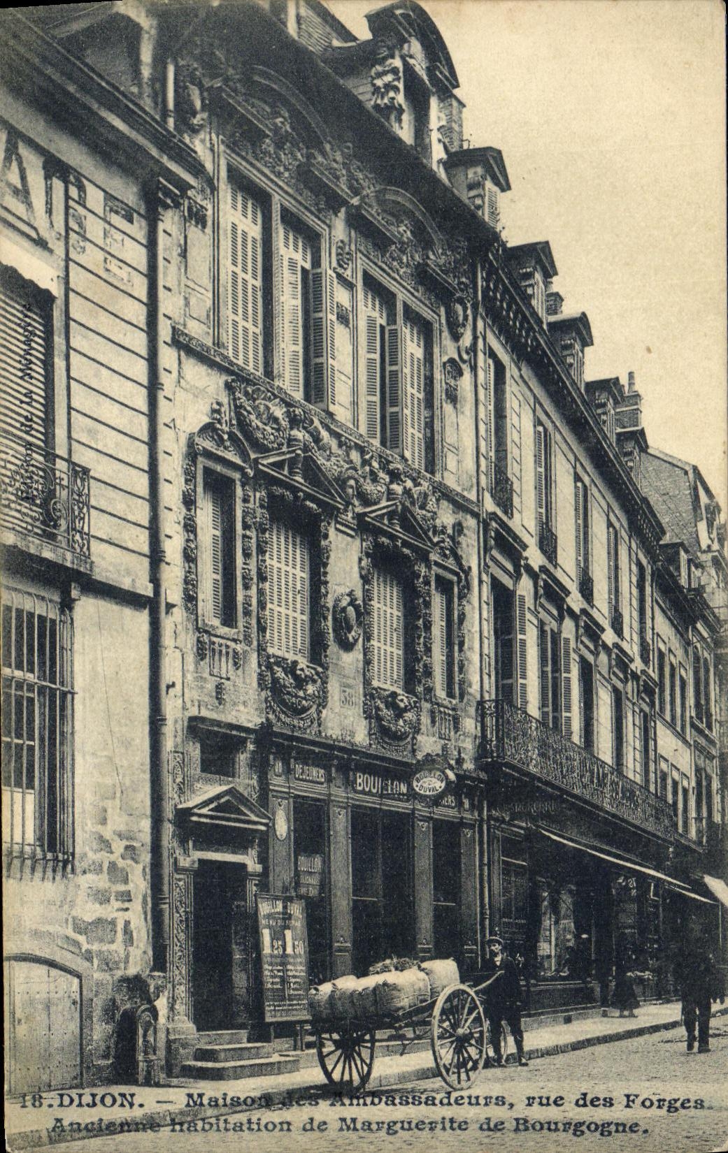 CPA Dijon Maison Les Ambassadeurs Rue des Forges Ancienne habitation de Marguerite de Bourgogne 