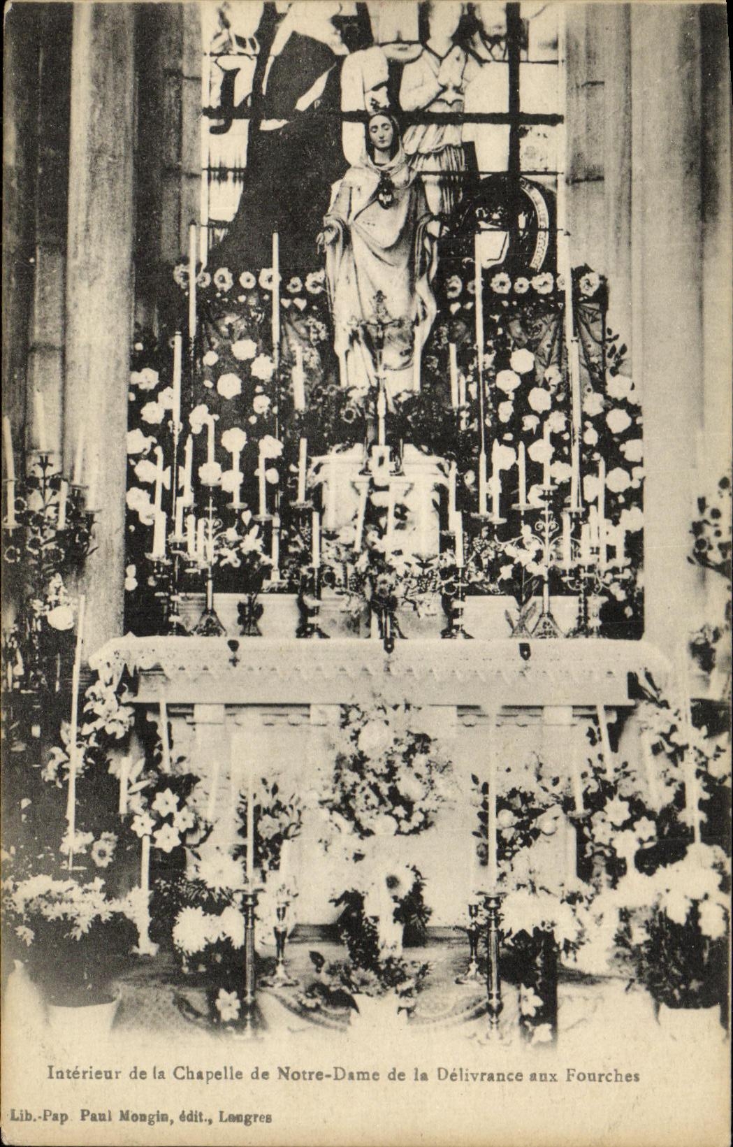 CPA Interieur de la chapelle de Notre Dame de la Delivrance aux Fourches
