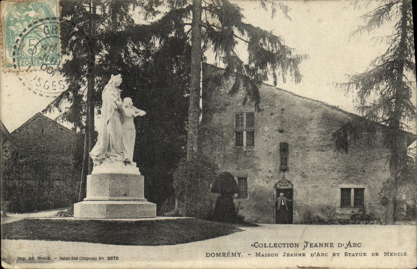 CPA Domremy Maison Jeanne D Arc Et Statue De Mercie