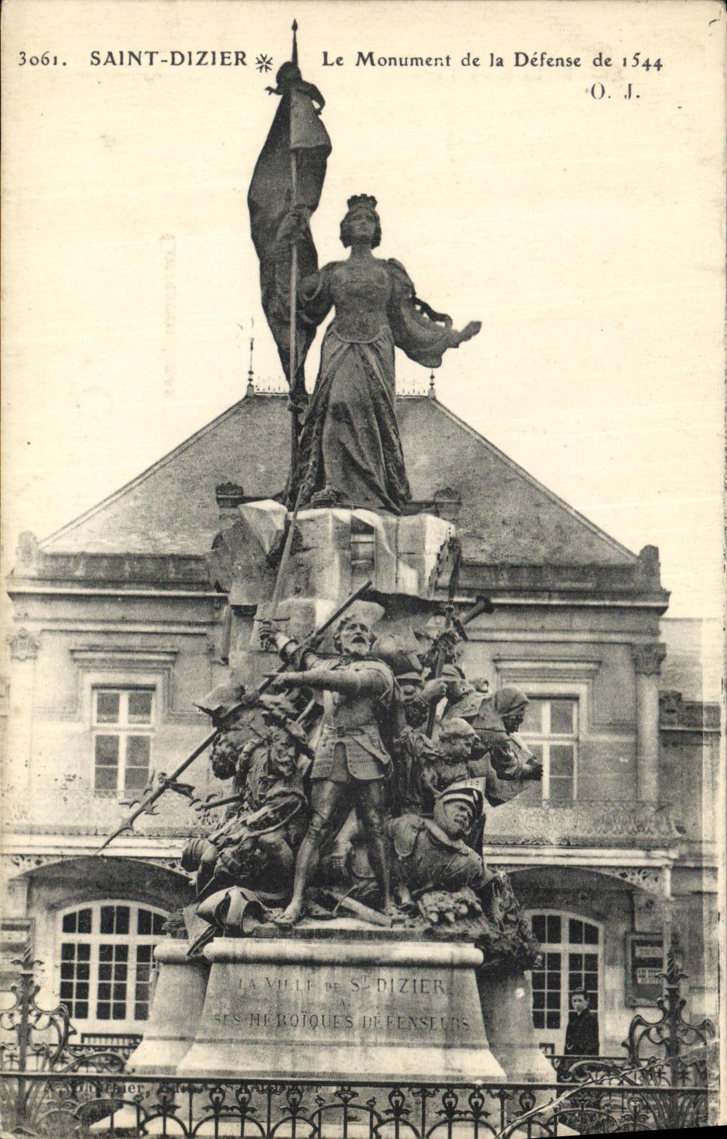 CPA Saint Dizier Le Monument de la Defense de 1544 Militaria Jeanne d arc