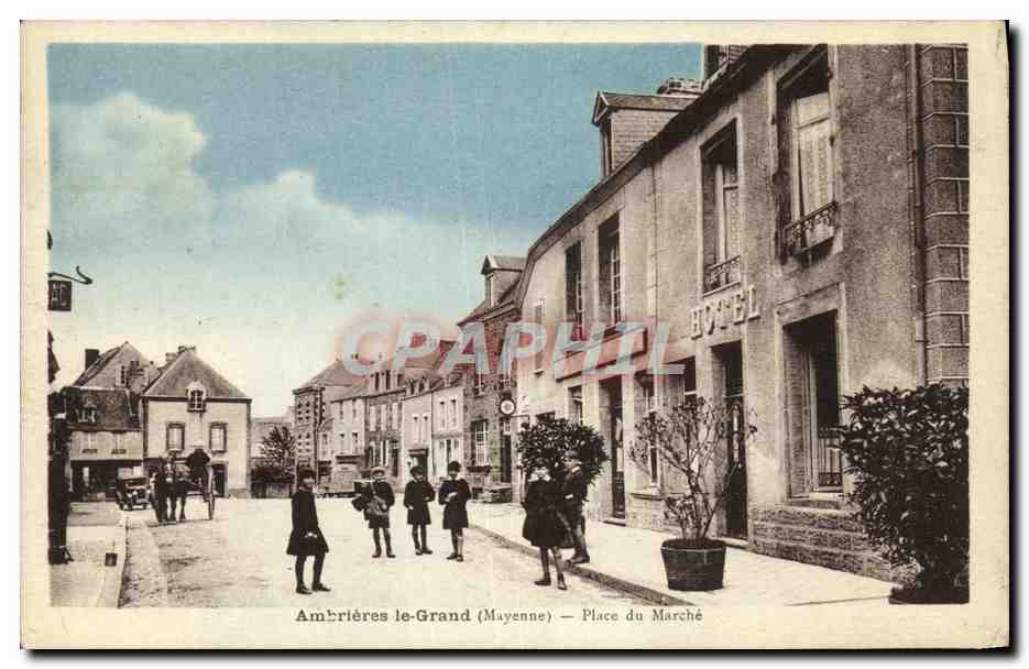 CPA Ambrieres le Grand Place du Marche