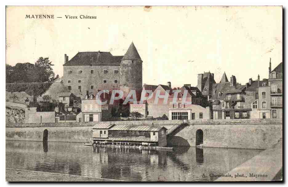 Mayenne — Vieux Château — A. Chevrinais, phot., Mayenne