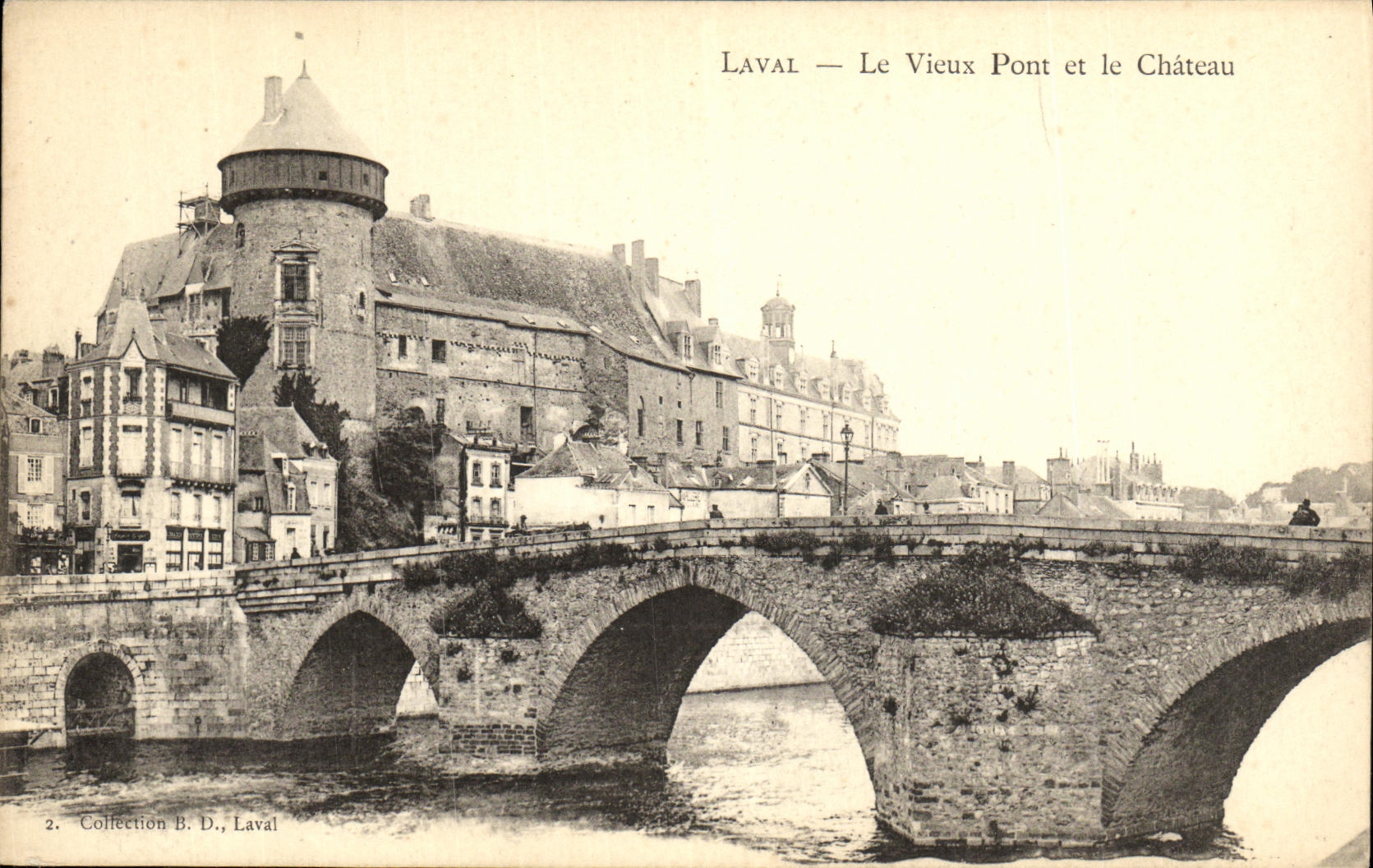 CPA Laval Le Vieux Pont et le Chateau