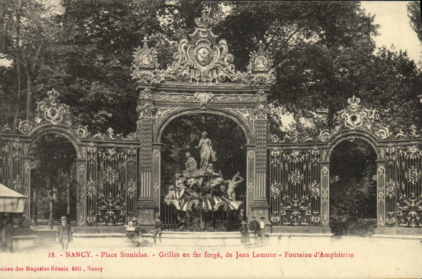 CPA Nancy Place Stanislas Grilles en fer forge de Jean Lamour Fontaine d Amphitrite