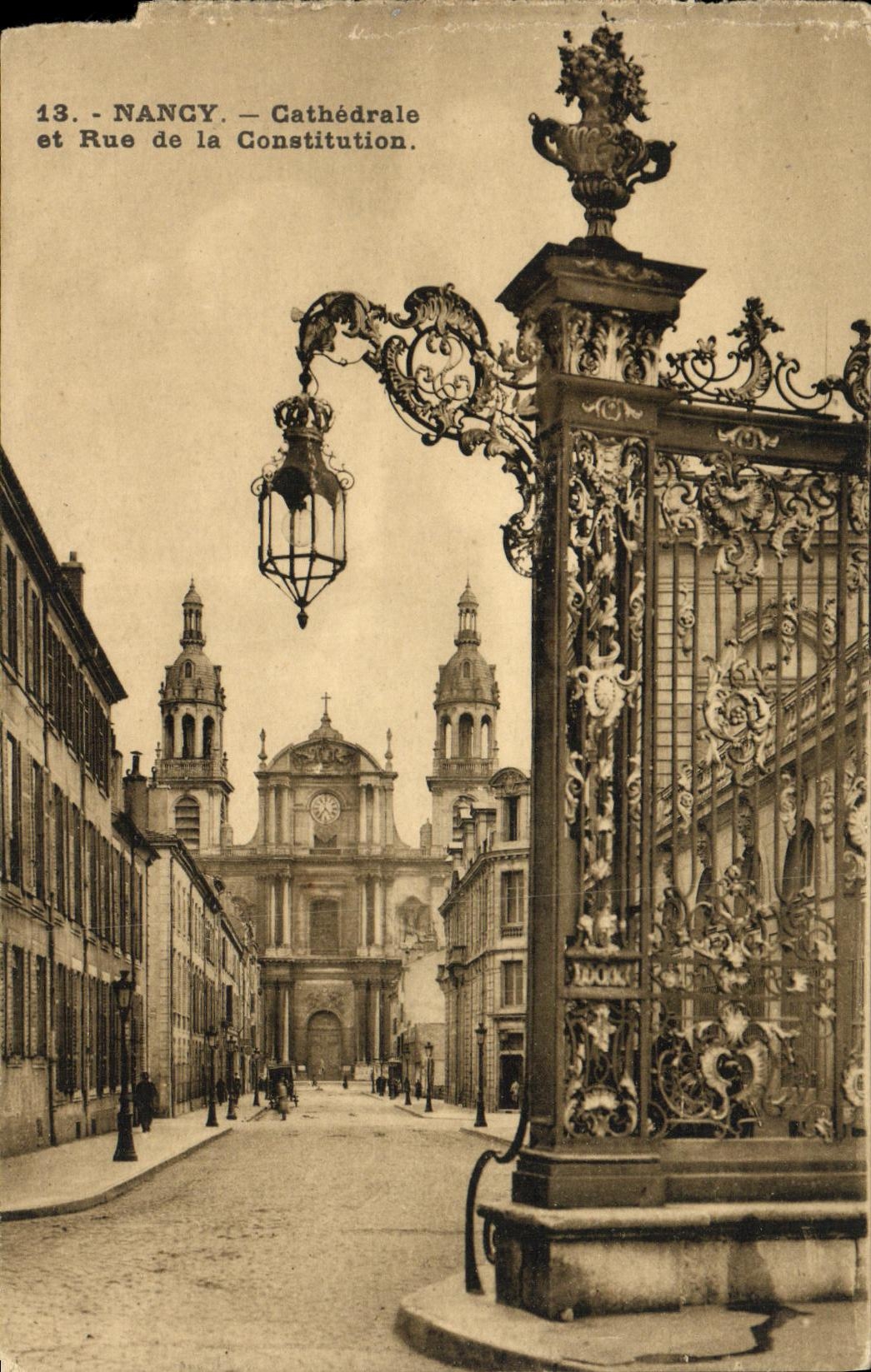 CPA Nancy Cathedrale et Rue de la Constitution