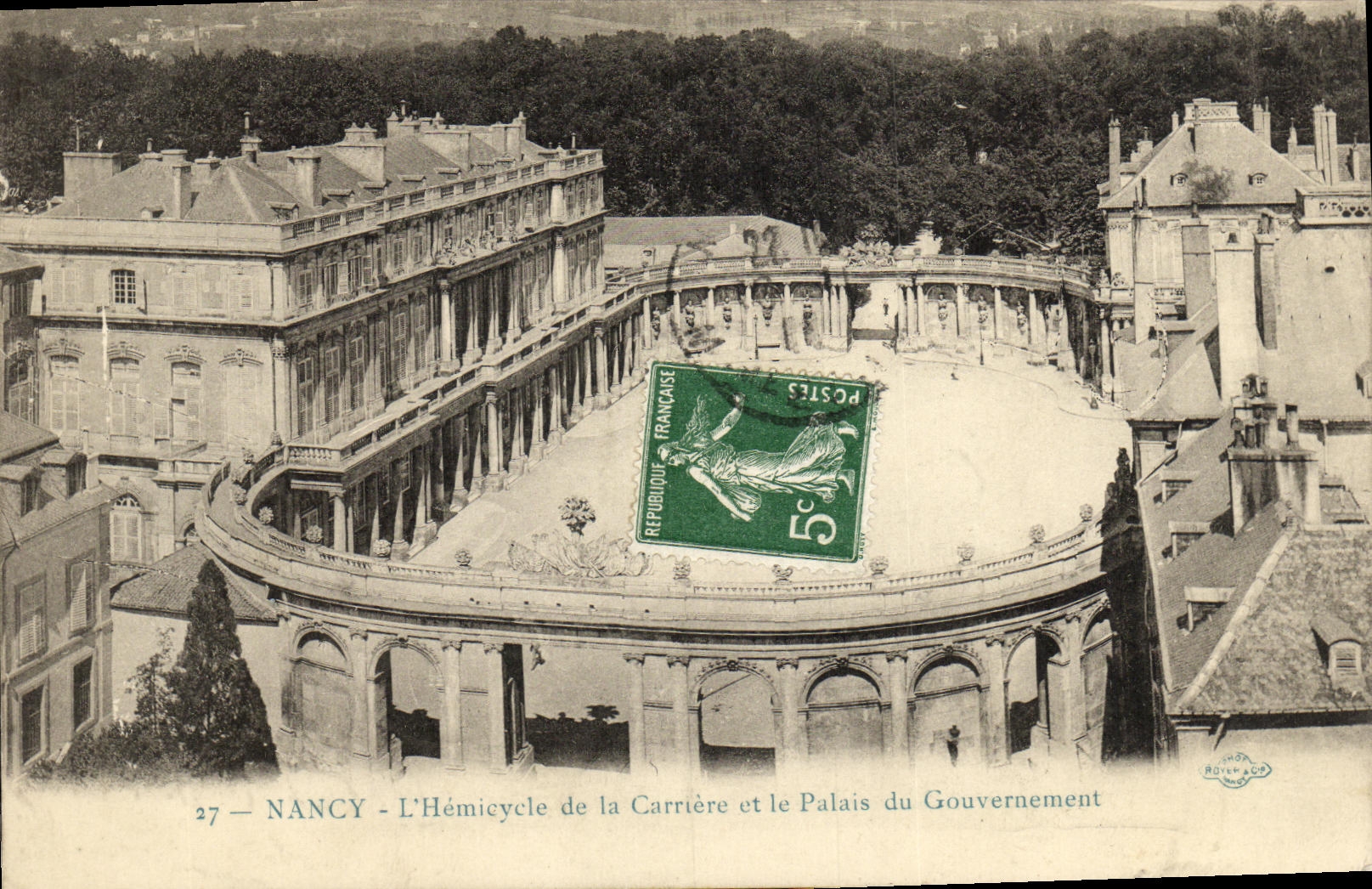 CPA Nancy L Hemicycle de la Carriere et le Palais du Gouvernement
