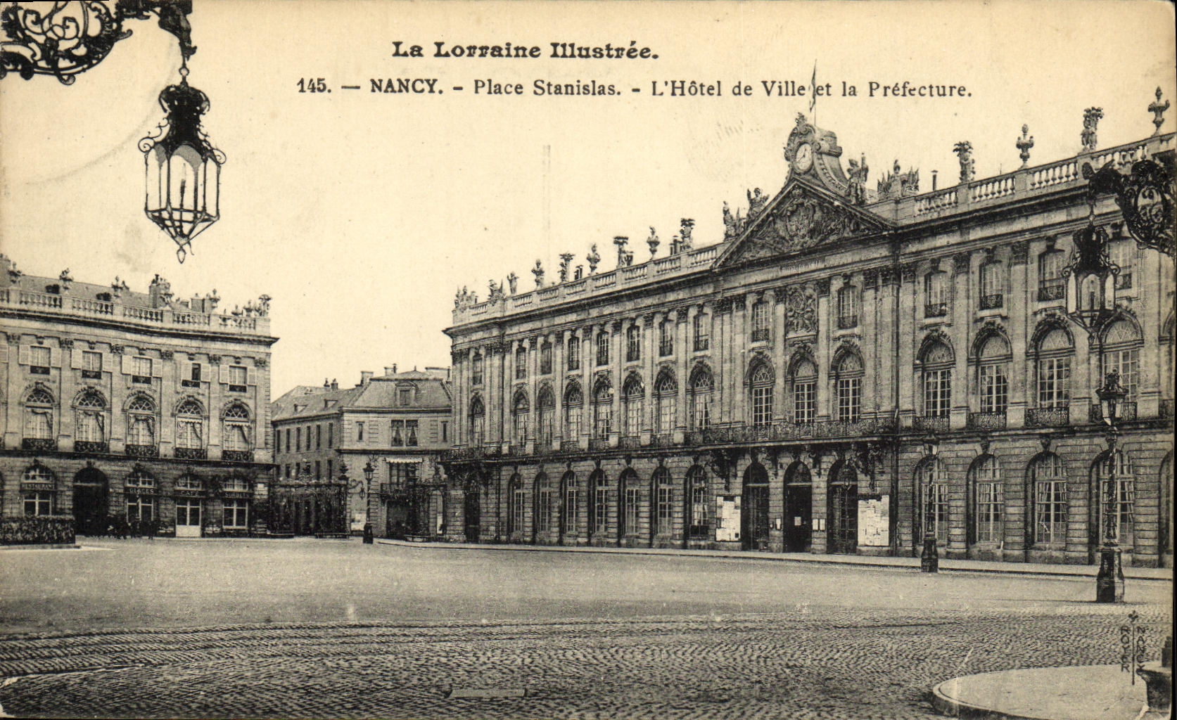 CPA Nancy Place Stanislas L Hotel de Ville et la Prefecture