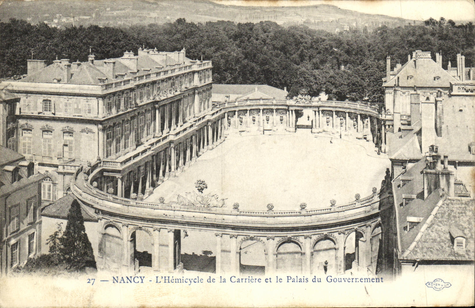 CPA Nancy L Hemicycle de la Carriere et le Palais du Gouvernement