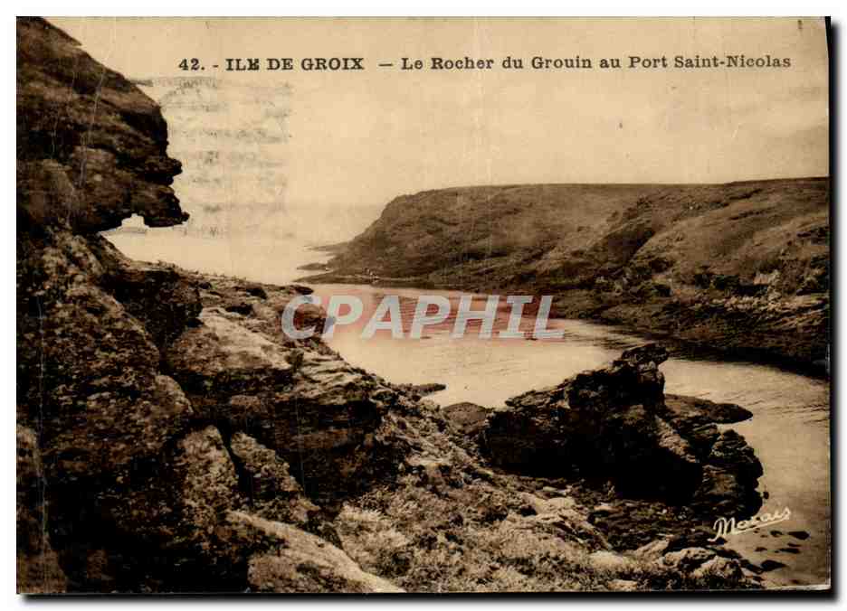 CPA Ile de Groix Le Rocher du Grouin au Port Saint Nicolas