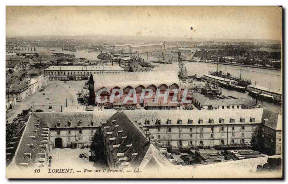 CPA Lorient vue sur l Arsenal Bateaux