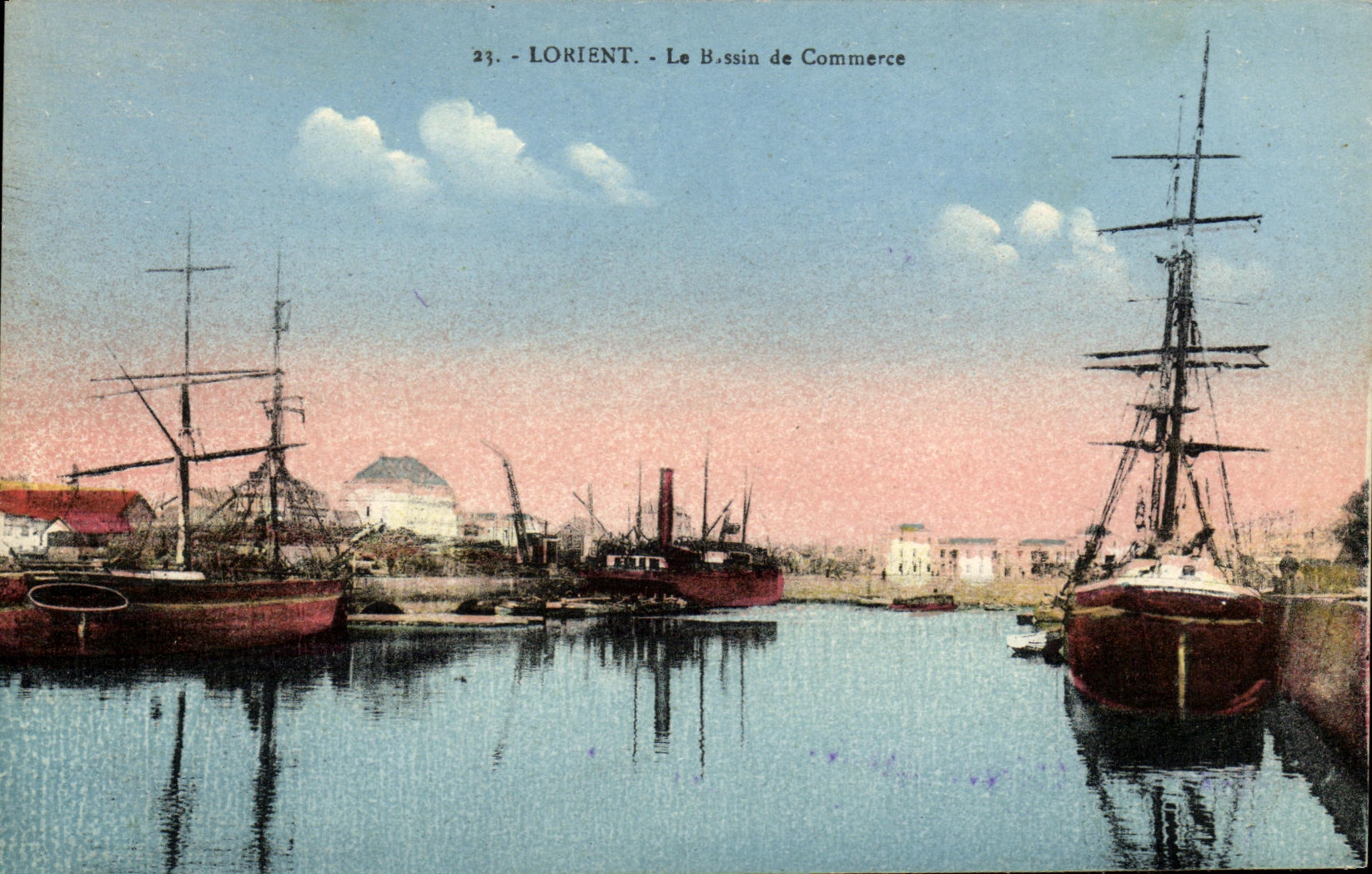 CPA Lorient Le Bassin de Commerce Bateaux
