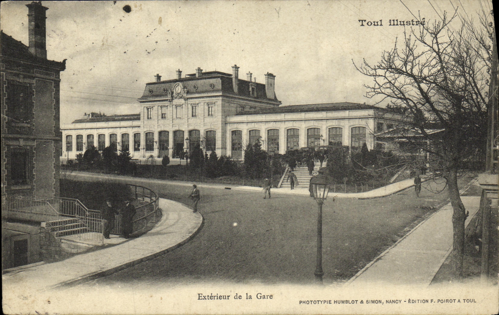 CPA Toul illustre Exterieur de la Gare