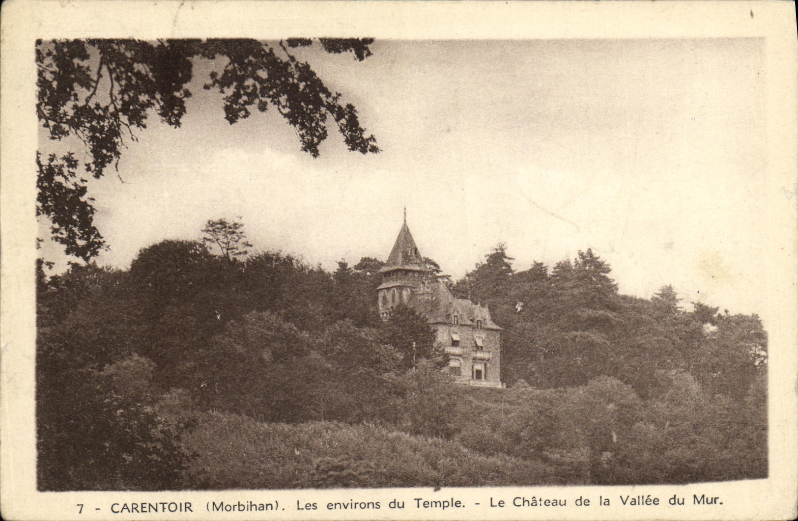 Carentoir (Morbihan) — Les environs du Temple — Le Château de la Vallée du Mur. Photo A. Donias (L.-et-V.).