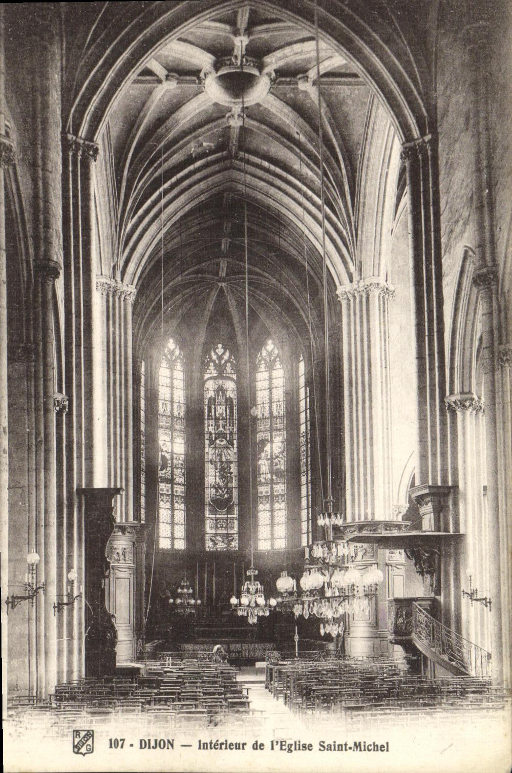 CPA Dijon Interieur de l Eglise Saint Michel