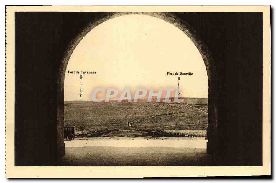 Vue du Fort de Tavannes et du Fort de Souville — Ossuaire de Douaumont, Meuse
