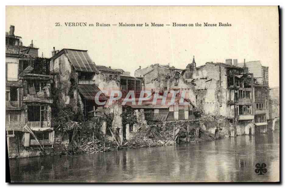 CPA Verdun en Ruines Maisons sur la Meuse Militaria 