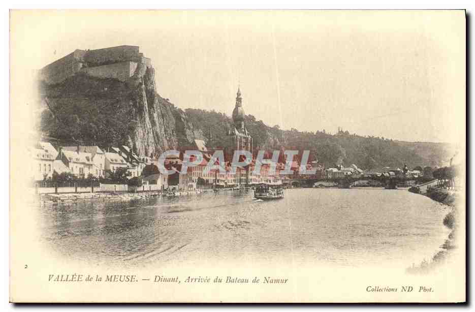 CPA Vallee de la Meuse Dinant Arrivee du Baleau de Namur