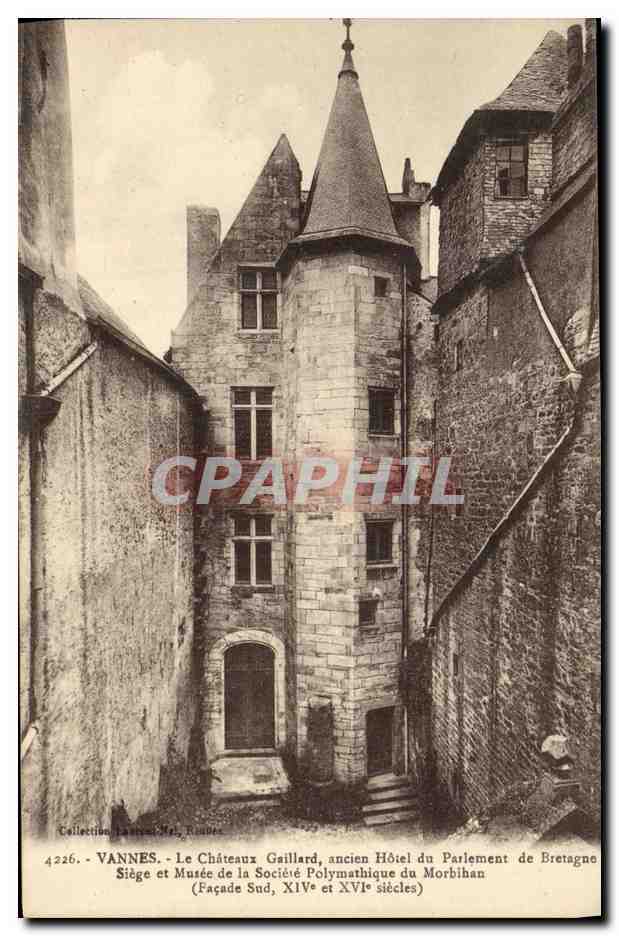 VANNES - Le Châteaux Gaillard, ancien Hôtel du Parlement de Bretagne - Façade Sud, XIVe et XVIe siècles