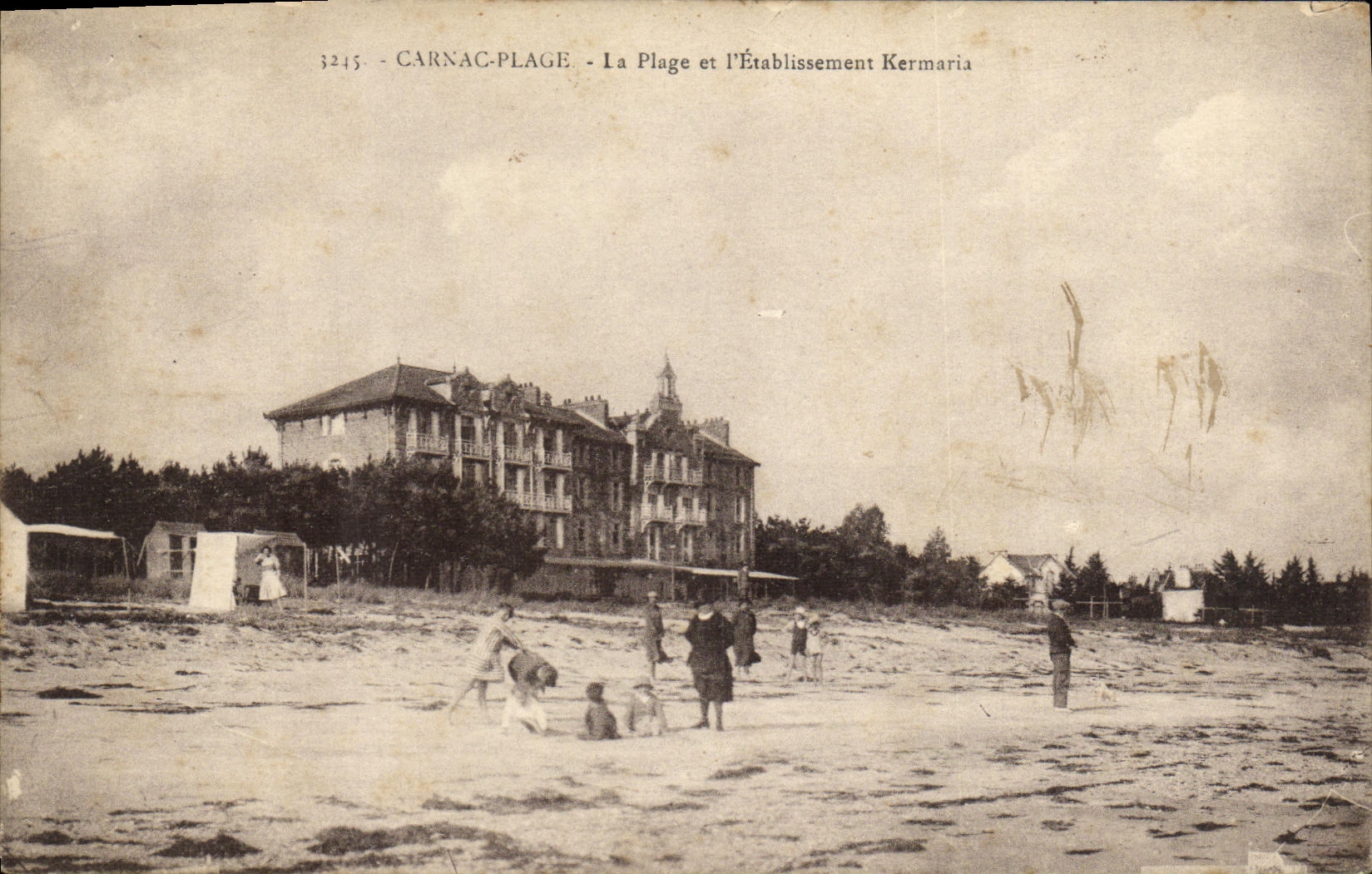 CPA Carnac Plage La Plage et l Etablissement Kermaria