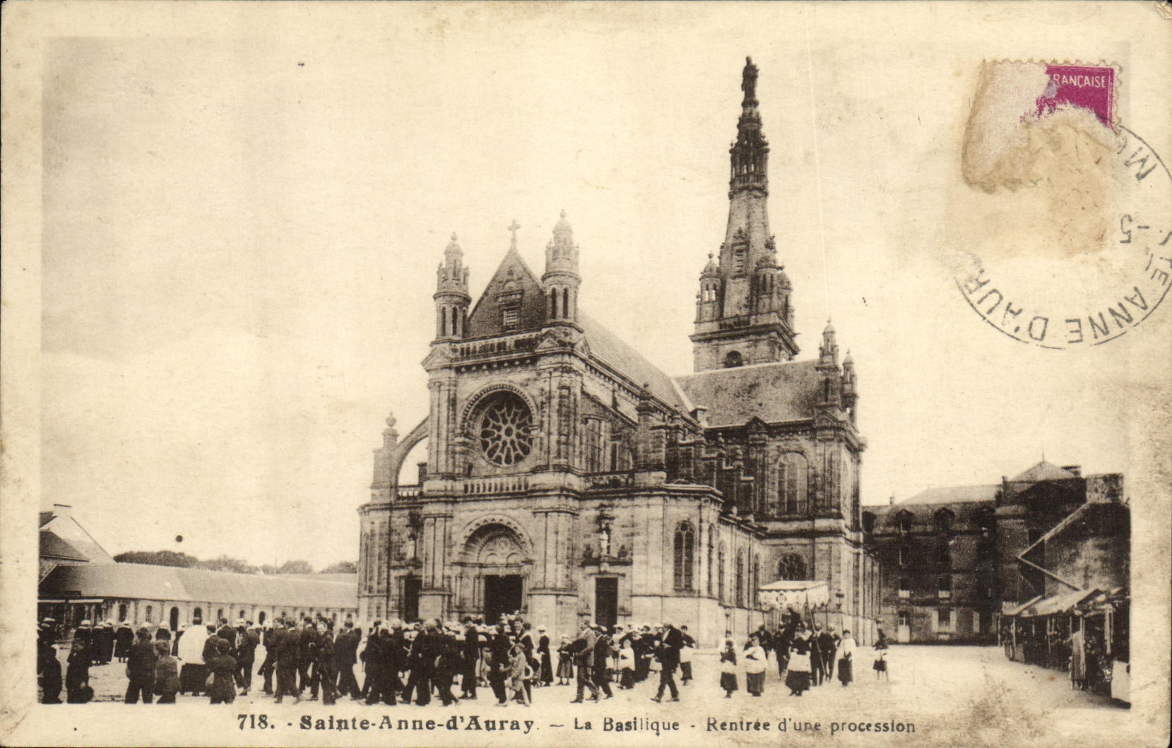 CPA Sainte Anne D Auray La Basilique Rentree d Une Procession