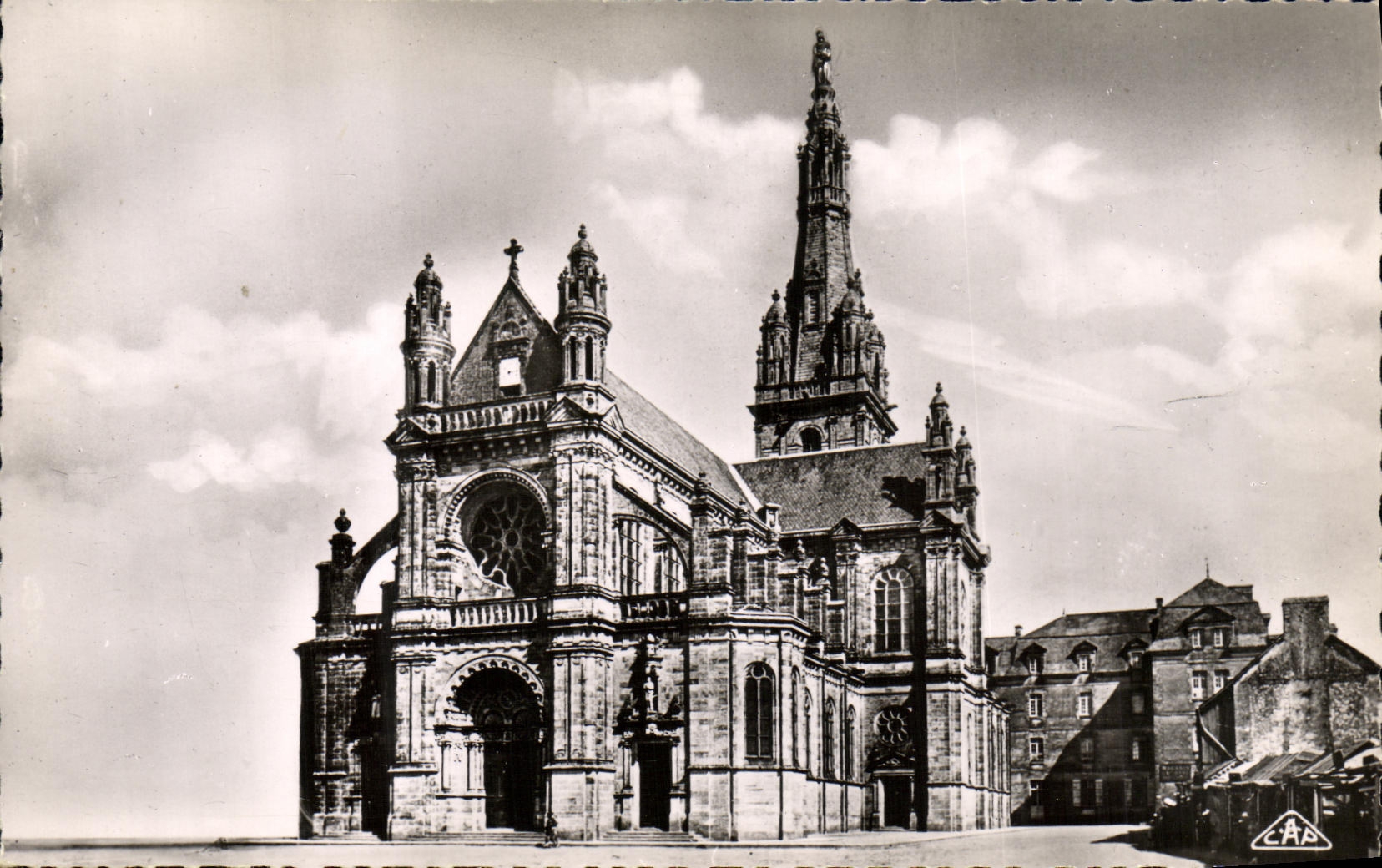 CPM Sainte Anne D Auray Vue Generale de la Basilique