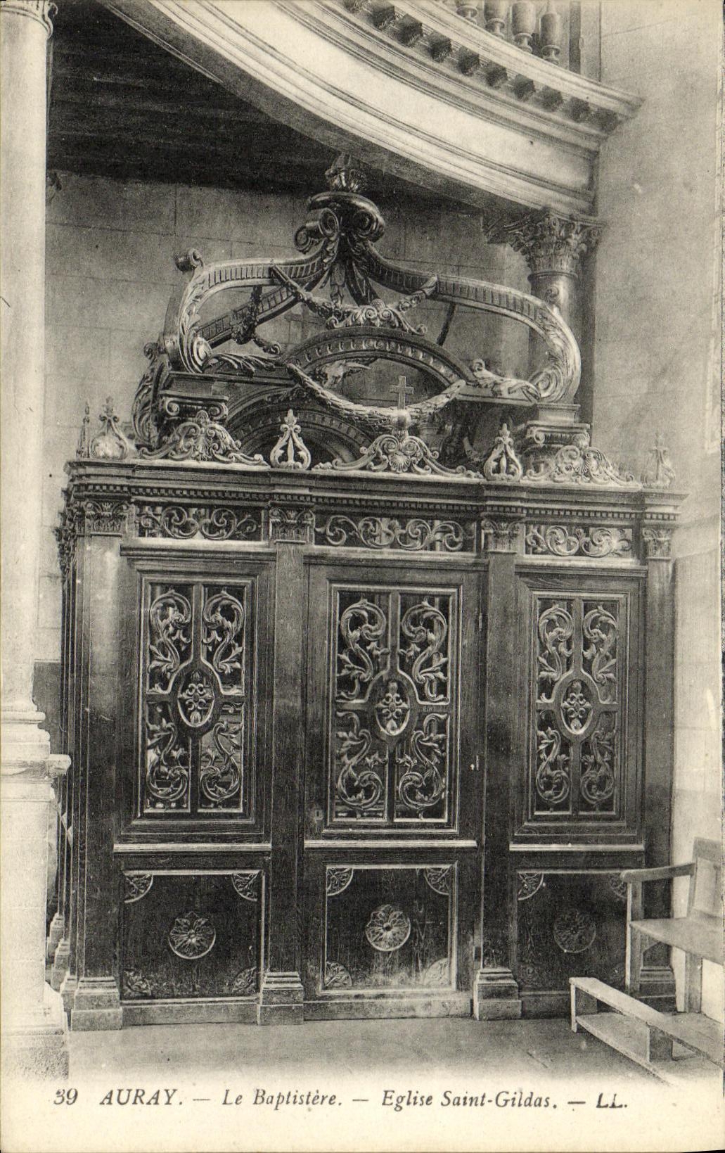 CPA Auray Le Baptistere Eglise Saint Gildas