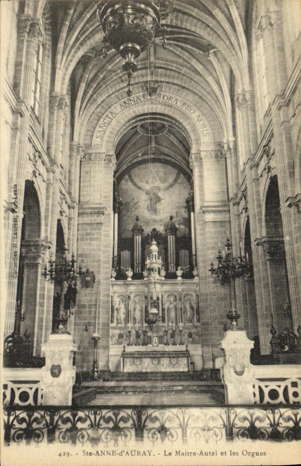 Ste-Anne-d'Auray - Le Maître-autel et les Orgues