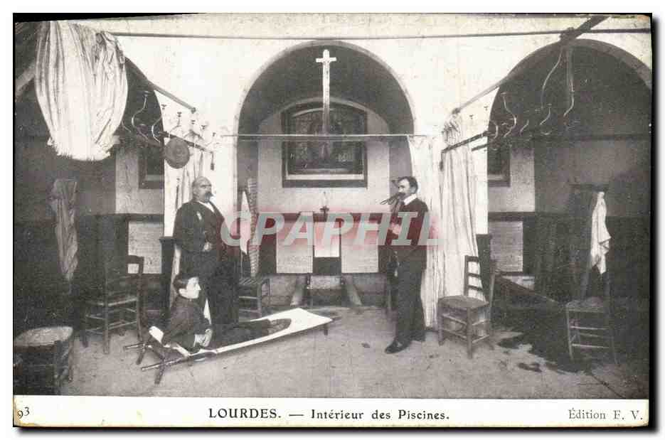 CPA Lourdes Interieur des Piscines