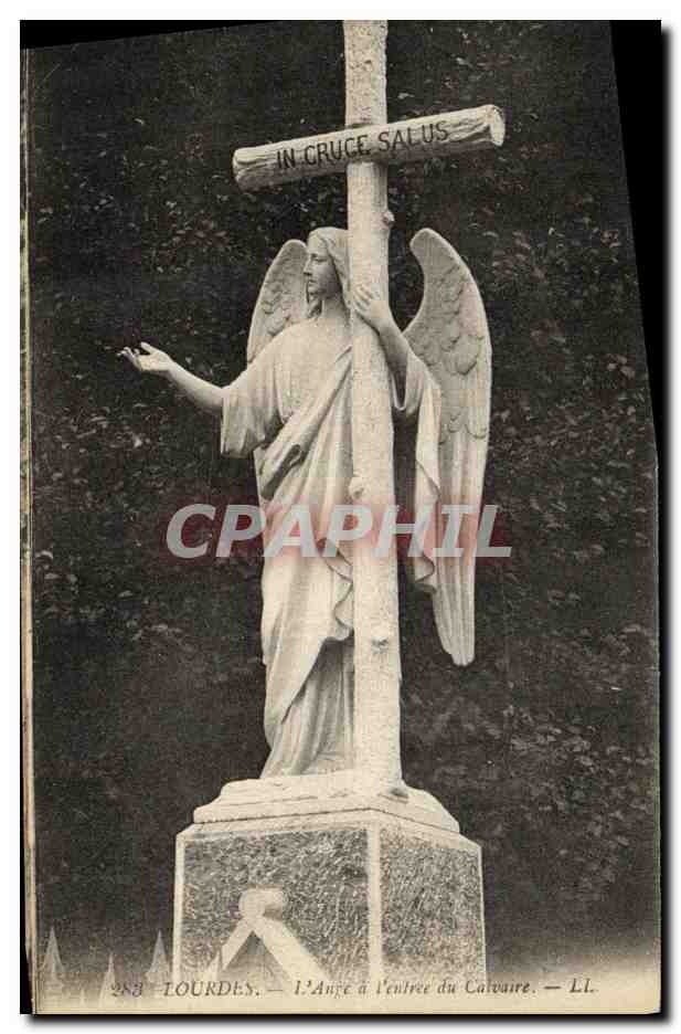CPA Lourdes L Ange a L Entree du Calvaire