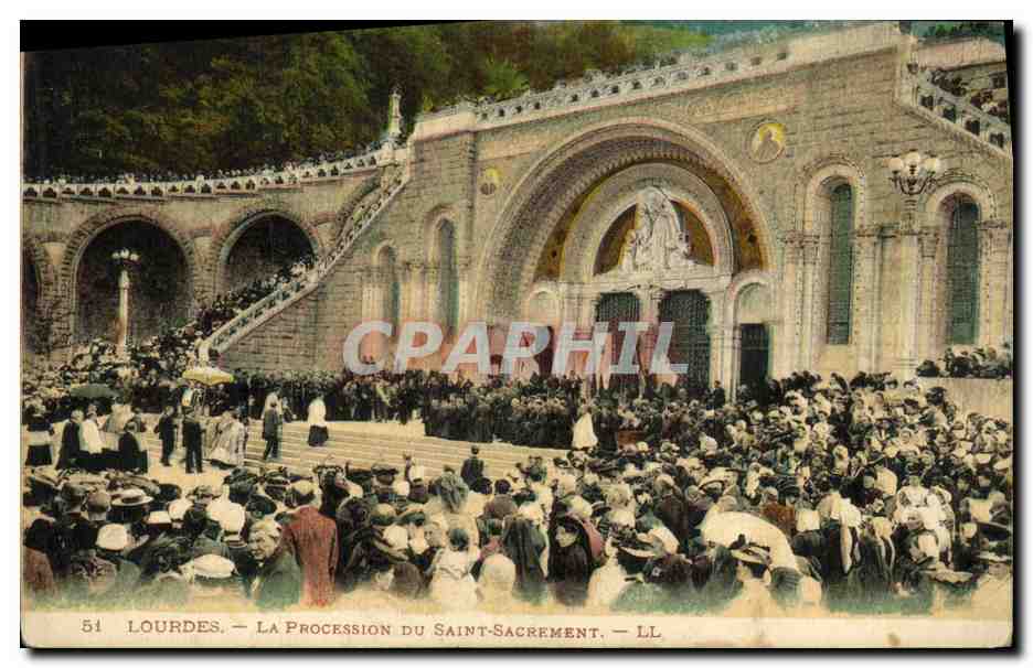 CPA Lourdes La Procession du Saint Sacrement