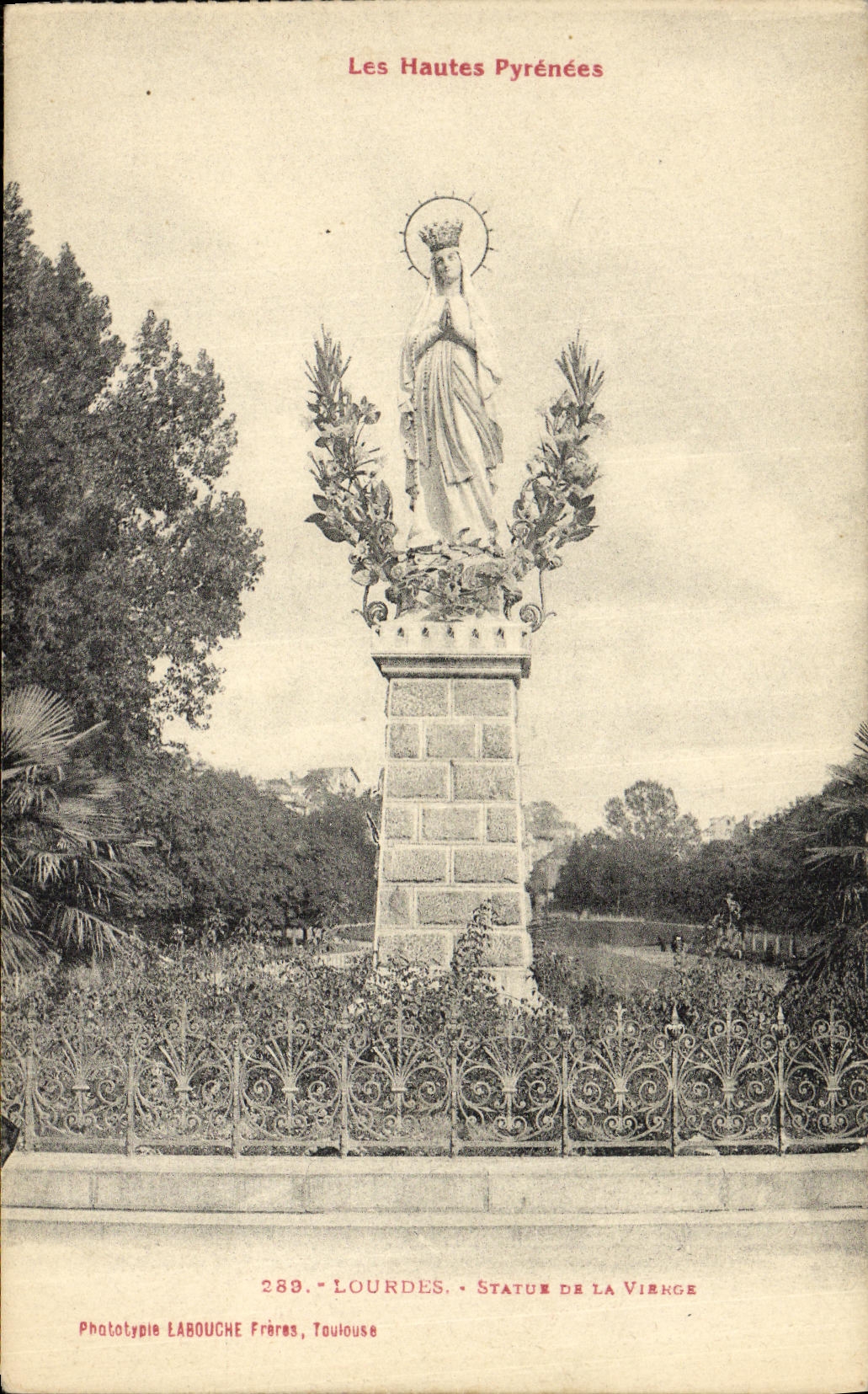 CPA Lourdes Statue de la Virnge