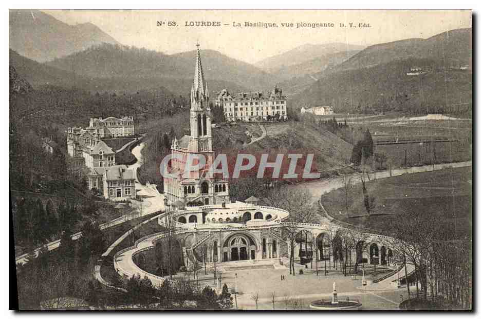 CPA Lourdes La Basilique vue polngeante 