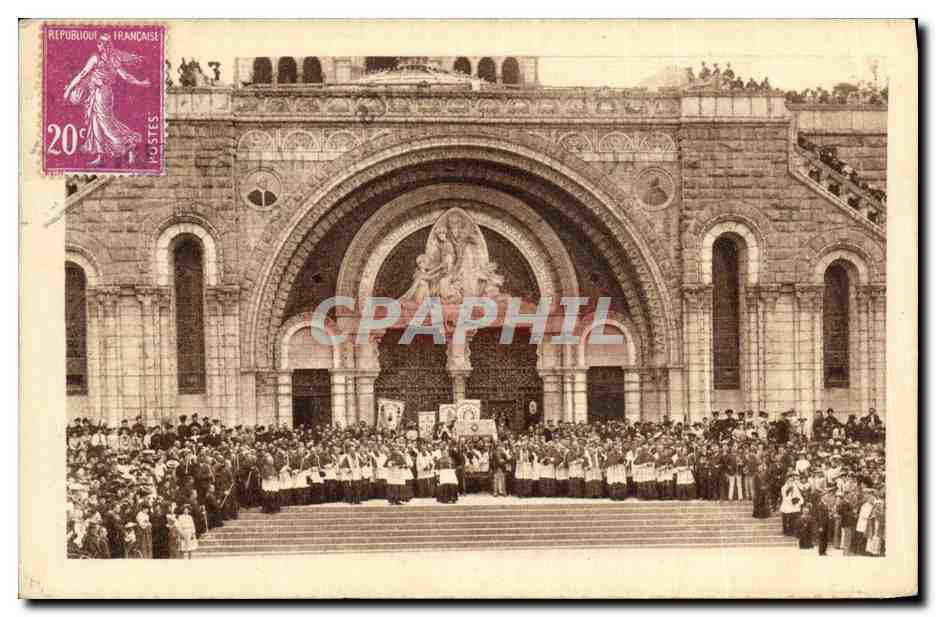 CPA Lourdes Entree du rosaire Benediction du TS Sacrement 