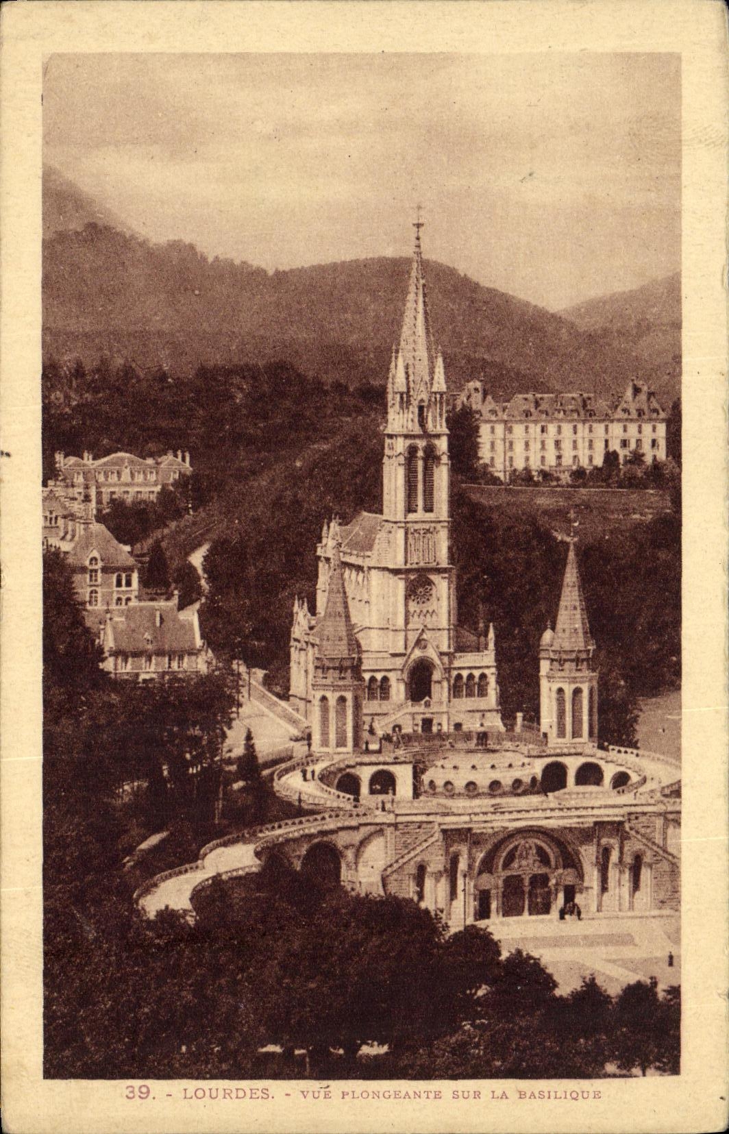 CPA Lourdes Vue Plongeante La Basilique