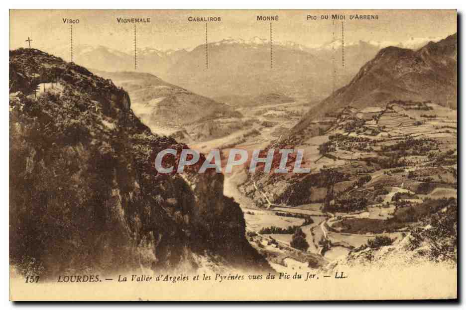 CPA Lourdes La Vallee d Argeles et les Pyrenees vues du Pic du Jer 