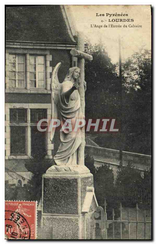 CPA Lourdes L Ange de l Entree du Calvaire