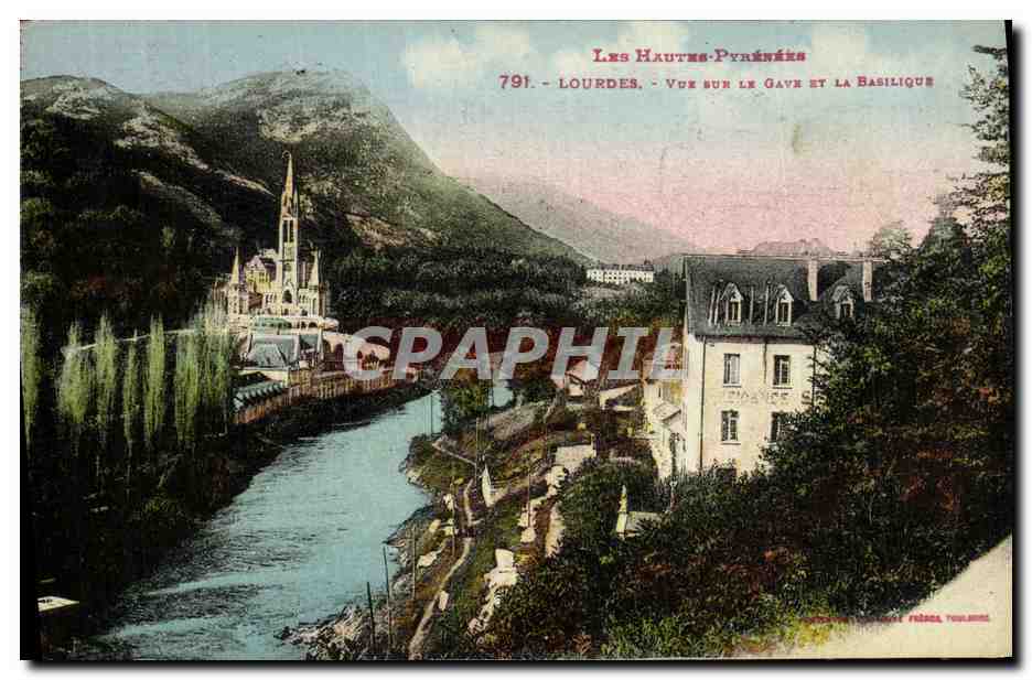 CPA Lourdes Vue sur le Gave et la Basilique