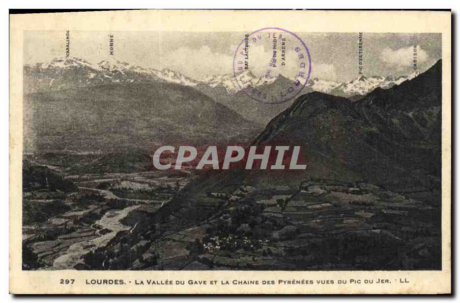 CPA Lourdes La Vallee du Gave et la Chaine des Pyrenees vues du Pic du Jer