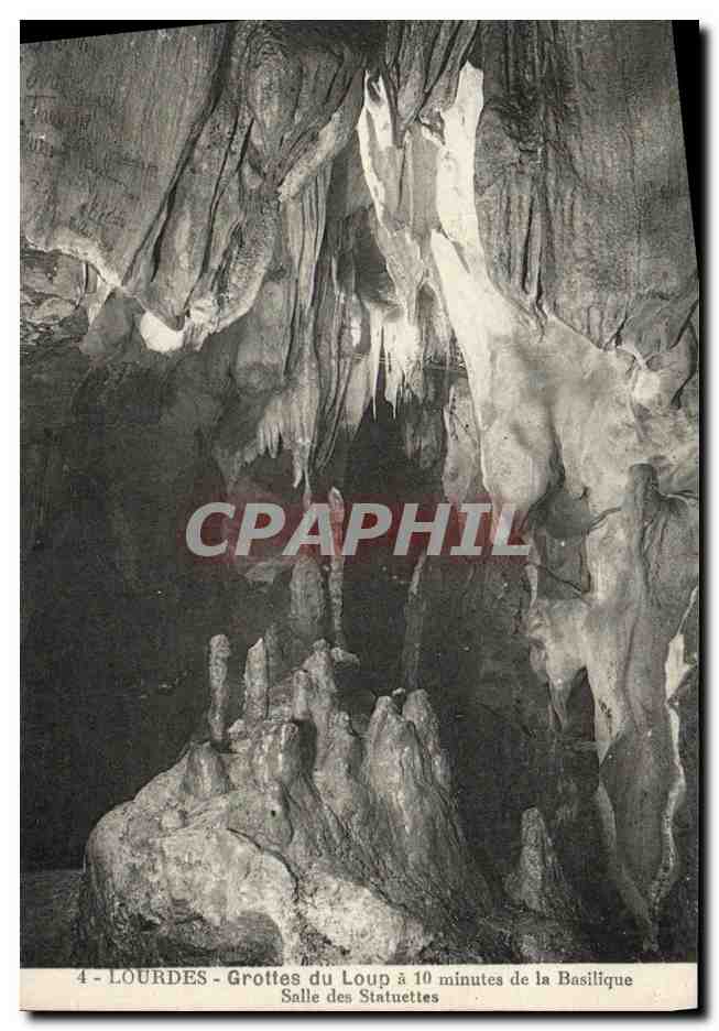 CPA Lourdes Grottes du Loup a 10 minutes de la Basilique Salle des Statuettes