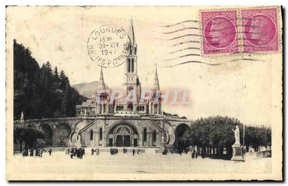 CPA Lourdes La Basilique et l Esplanade