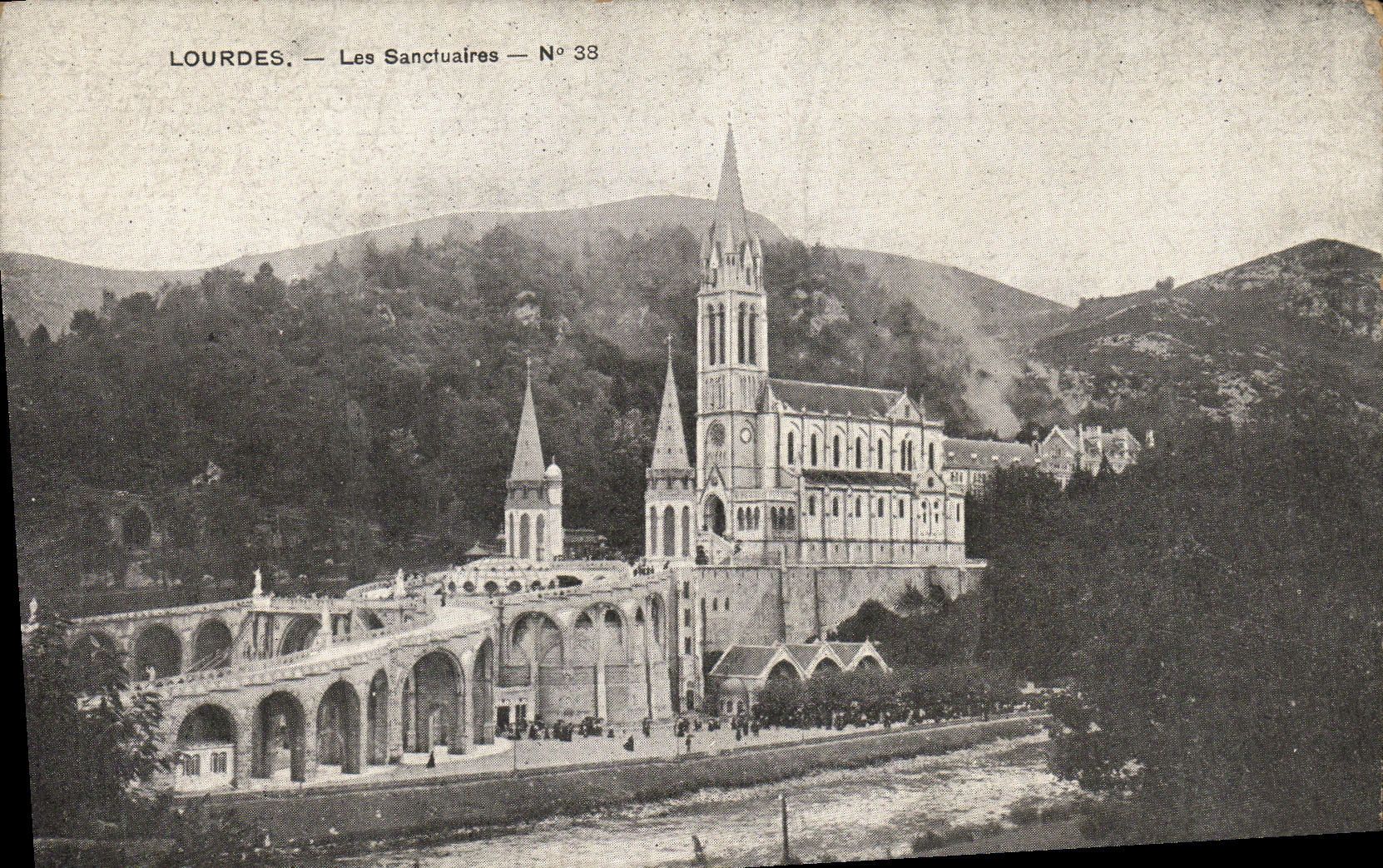 CPA Lourdes Les Sanctuaires